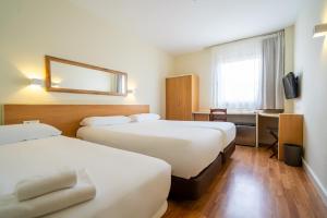 Triple Room room in Campanile Hotel Elche