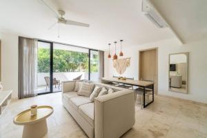 Hunab Kah Serene Rooftop Pool