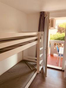 Villages vacances Terres de France - Residence Cote Provence : Appartement 2 Chambres Privilège (6 Adultes)