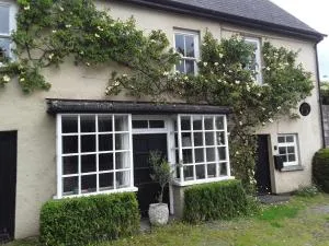 6 Bridge St. - Llanspyddid