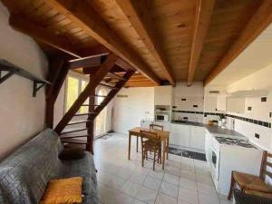 Petite maison avec terrasse