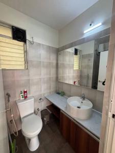 Casa Cintilante 2BR Apt ,Zennova Stays