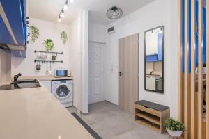 NEWLY RENOVATED!!! - Modern apartment 10 minutes from the Grand Boulevard