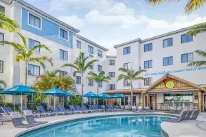 Compass by Margaritaville Hotel Naples - خليج بيليكان