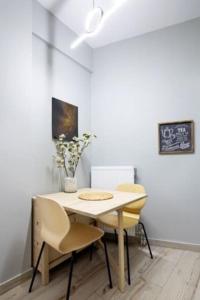 Small studio under Acropolis A!