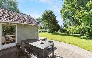 Four-Bedroom Holiday Home In Dronningmolle