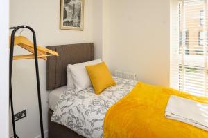 Cosy 5 Bedroom House With Parking