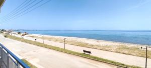 Apartment in front of the sea
