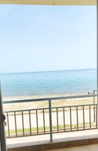Apartment in front of the sea