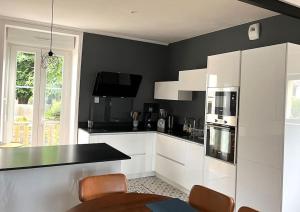 Maisons de vacances Azalee : Maison 5 Chambres