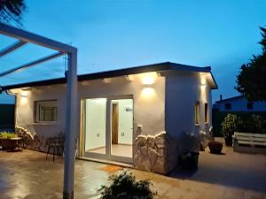 Villino del Sole con Giardino Privato - 1 km dal Mare