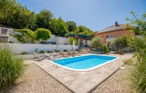 Stunning Home In Donji Prolozac - Donji Proložac