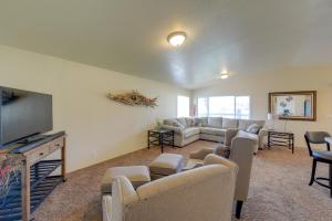 Smith River Home with Boat Launch and Ocean Views - 4hvězdičkové hotely ve městě Smith River