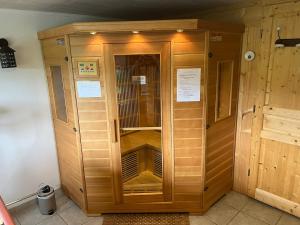 Chalets Chalet entier, vue panoramique, ruisseau et sauna. : photos des chambres