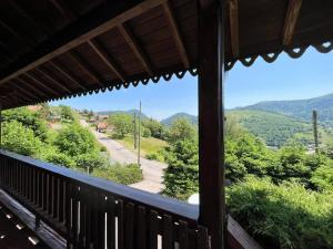 Chalets Chalet entier, vue panoramique, ruisseau et sauna. : photos des chambres