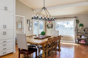 Das Treff Platz- The Gathering Place - Hot Tub!