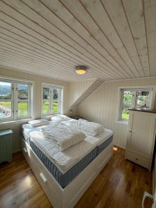 Furuholmen, Lindesnes