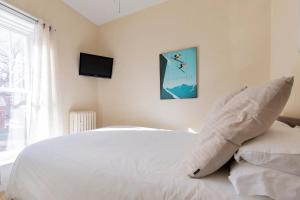 HISTORIC COMFY CONDO- Heart of Ellicottville, Self Checkin