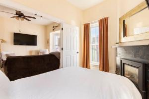 HISTORIC COMFY CONDO- Heart of Ellicottville, Self Checkin