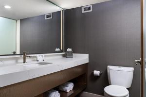 Elite 1 King room in The STRAT Hotel Casino and Skypod