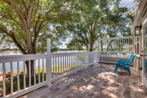 16 Mi to Manatee Viewing! Spacious Tampa Retreat
