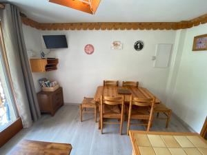 Appartements Appartement cosy avec balcon, WIFI et parking a Chatel - FR-1-693-80 : photos des chambres