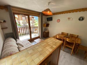 Appartements Appartement cosy avec balcon, WIFI et parking a Chatel - FR-1-693-80 : photos des chambres