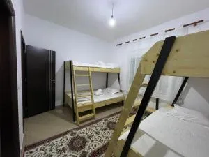 Ani Hostel - Парга