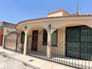 Casa Quintero a 3 min del parque acuatico - Huextitlán