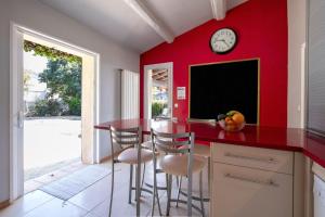 Villas Villa Lumineuse avec Piscine Chambres OU Villa : photos des chambres