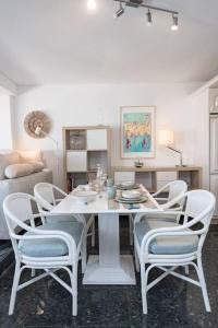 Apto luminoso Vistas al Mar, parejas, Nómadas dgtl