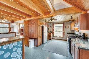 Cozy Home on 10 Acres Yellowstone in Vermont