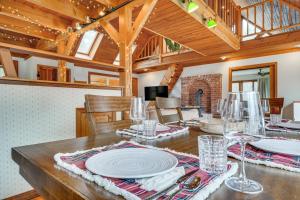 Cozy Home on 10 Acres Yellowstone in Vermont