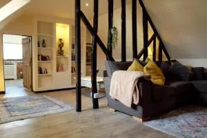 The Loft at the Moon and Mushroom Inn - Suffolk Coast - Clopton