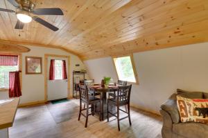 Pet-Friendly Prospect Apartment 7 Mi to Beach!