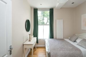 Chic 2-Bedroom Apartment on the Kings Road, Chelsea