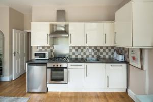 Chic 2-Bedroom Apartment on the Kings Road, Chelsea