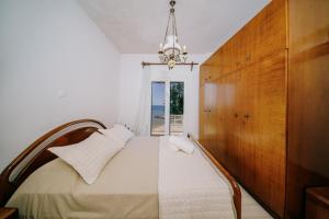 Fotis beach apartment at Komi