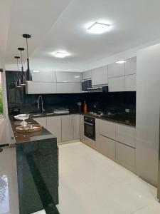 Bella y confortable casa - Condominio El Peñón - 6 Hab