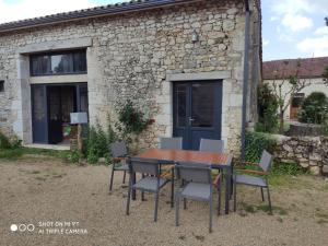 Appartements Gite Les Cardoux : photos des chambres