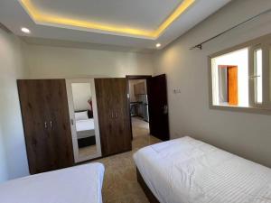 Elegant 2-Bedroom Suite Mirage Bay