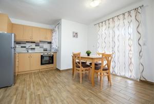 House Litsa 3