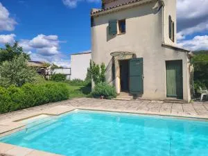 Villa vue sur la Garrigue avec piscine - 高加克