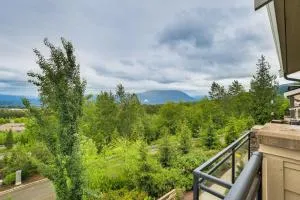 Snoqualmie Townhome with Balcony and Mountain Views! - نورث بيند
