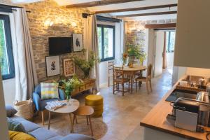 Maisons d'hotes Gites au pied des Cevennes - Domaine Les Terres Aoyama : photos des chambres