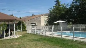 Maison avec piscine - Serres-et-Monguyard
