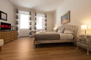 Piazza del Popolo - The Heart of Rome