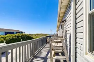Oak Island Condo with Ocean View Steps to Beach! - أوك آيلاند
