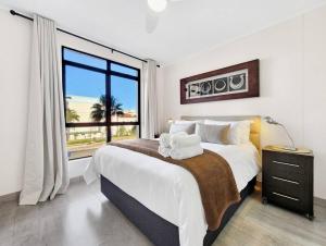 Renovated, Pools, Park, Gym, Parking, Canal walk access