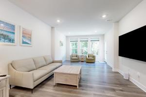 The Peninsula --- 22198 Dune Cir